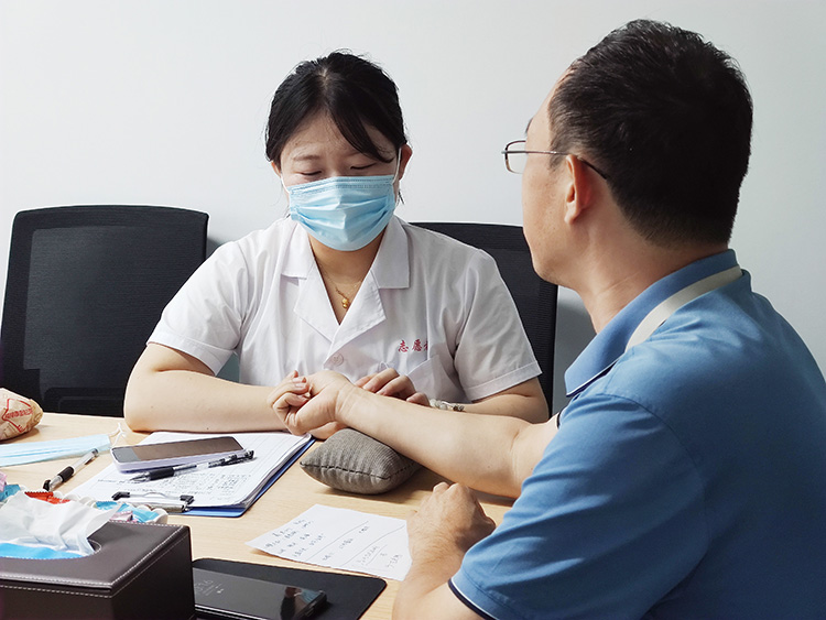 中医诊疗进企业|兴业卓辉守护员工身心健康